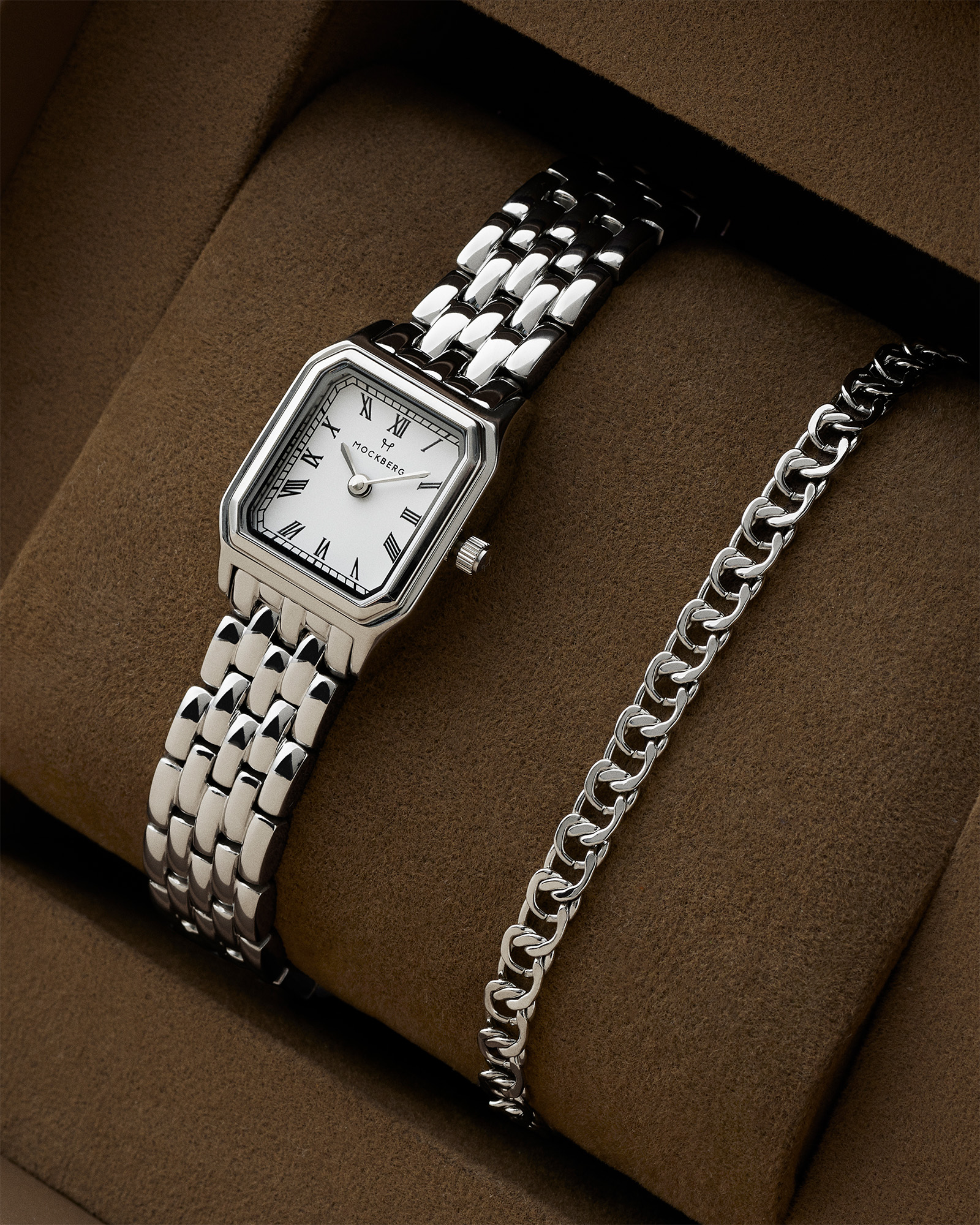 Classic Combo-gavesettet fra Mockberg består av Classic-klokken og et elegant, matchende armbånd.